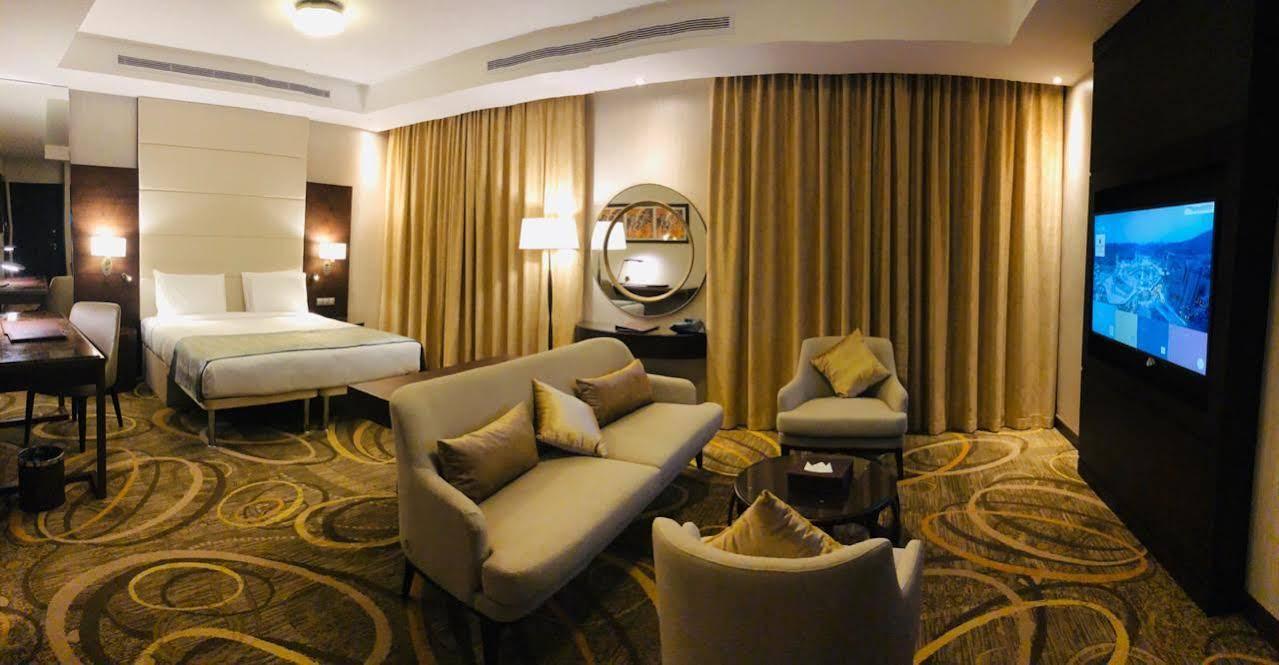 Millennium Makkah Al Naseem Mekka Eksteriør billede A room at the hotel