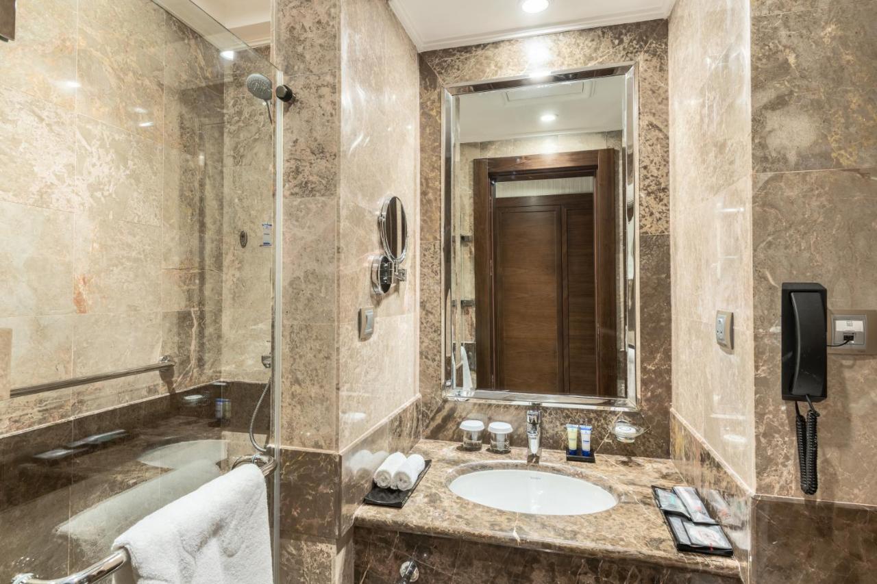 Millennium Makkah Al Naseem Mekka Eksteriør billede Bathroom