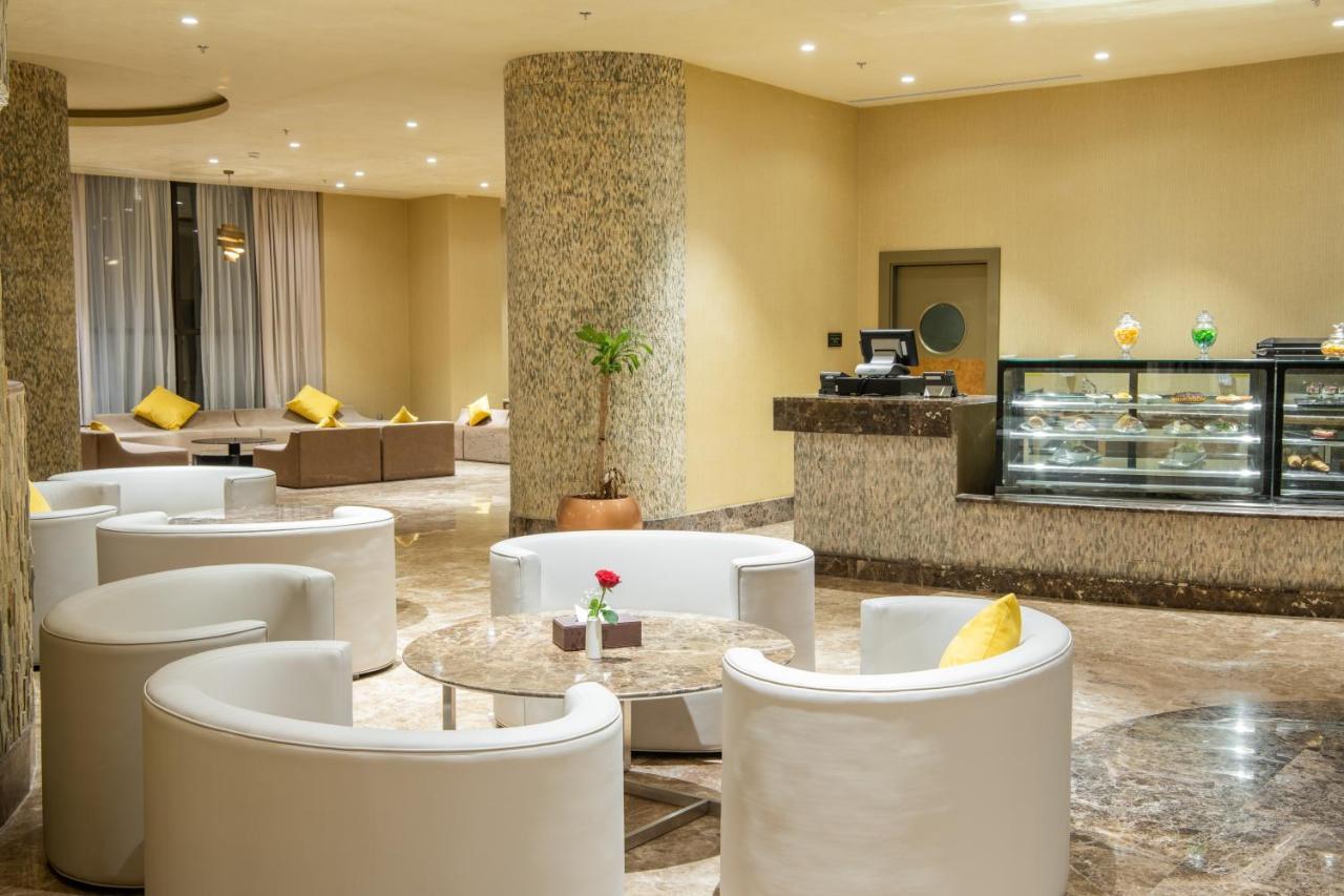 Millennium Makkah Al Naseem Mekka Eksteriør billede The lobby of the hotel